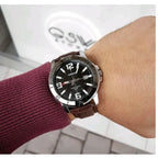 Casio férfi karóra, fekete számlap, barna bőrszíj, WR50, kvarc, dátum