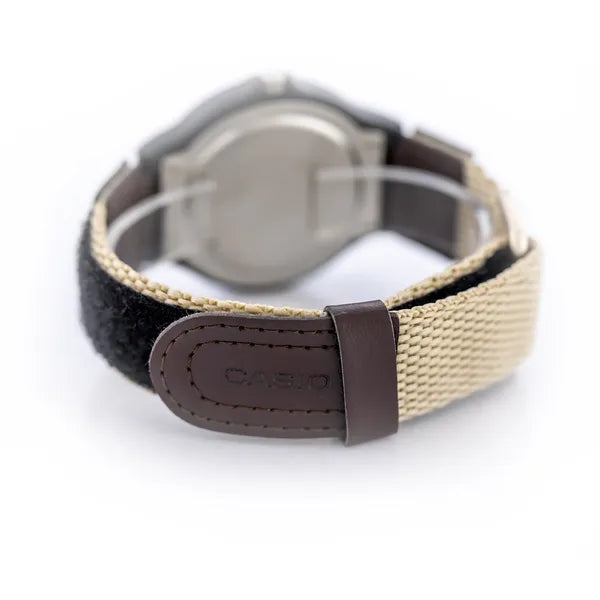Casio MW-240B-5B férfi karóra, 44 mm, WR50, bőr/textil szíj, fekete számlap