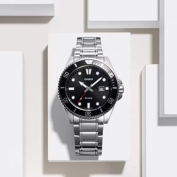 Casio MDV-107D-1A1 férfi búváróra, acél szíj, WR200, fekete számlap