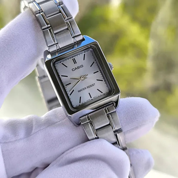 Casio LTP-V007D-2E női karóra, kék számlap, acél szíj, WR50, téglalap, doboz