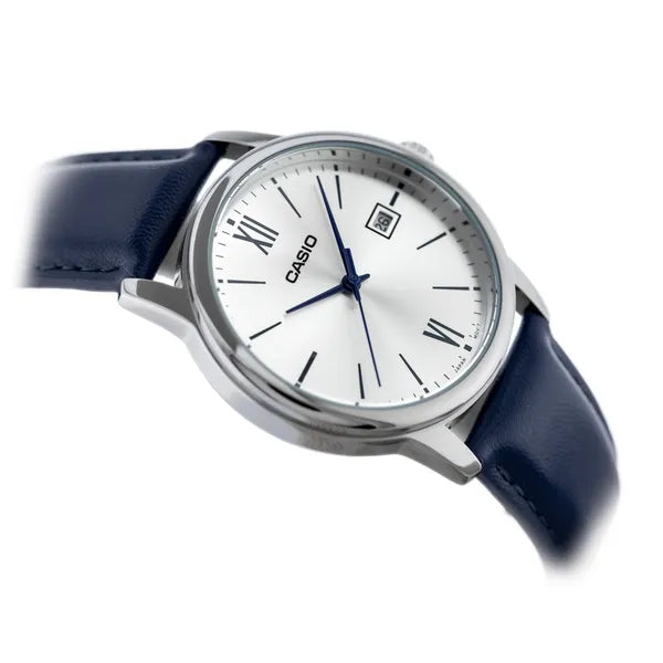 Casio MTP-V002L-2B3 férfi karóra, 37 mm, ezüst számlap, kék bőr, WR30