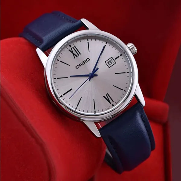 Casio MTP-V002L-2B3 férfi karóra, 37 mm, ezüst számlap, kék bőr, WR30