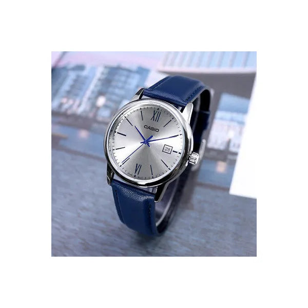Casio MTP-V002L-2B3 férfi karóra, 37 mm, ezüst számlap, kék bőr, WR30