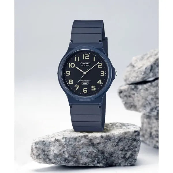 Casio MQ-24UC-2BDF uniszex karóra, 36 mm, kvarc, WR30, kék/fekete, műanyag