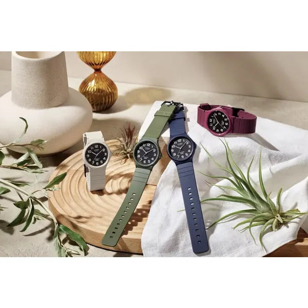 Casio MQ-24UC-2BDF uniszex karóra, 36 mm, kvarc, WR30, kék/fekete, műanyag