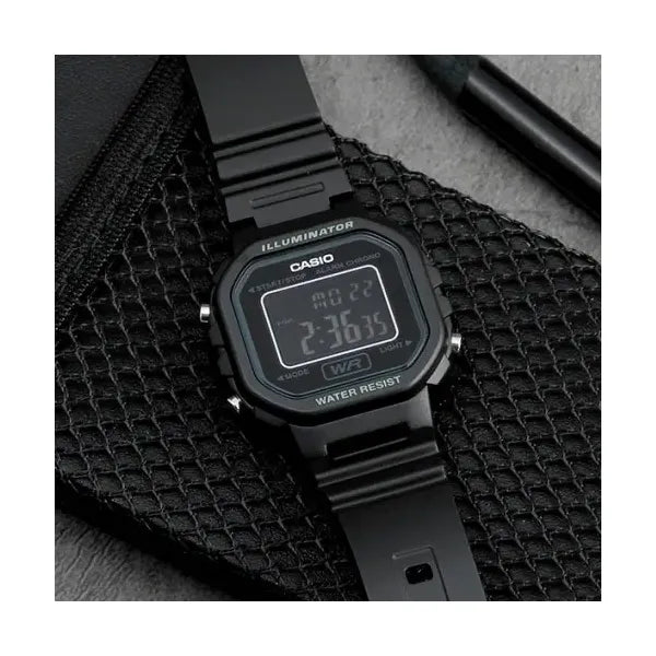 Casio LA-20WH-1BDF gyerek digitális óra, fekete, WR30, díszdobozzal