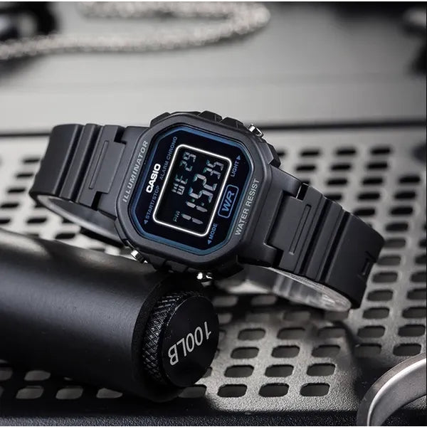 Casio LA-20WH-1BDF gyerek digitális óra, fekete, WR30, díszdobozzal
