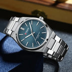 Curren 8439 férfi karóra, kék számlap, ezüst fémszíj, 40 mm, WR30, díszdoboz