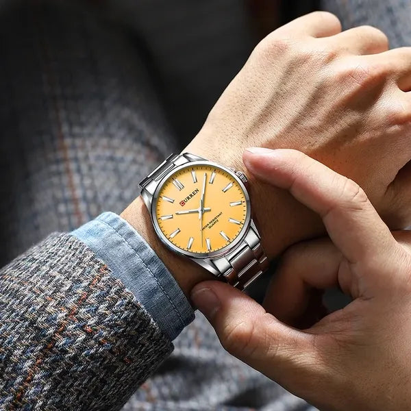 Curren férfi karóra 9090, kvarc, 42 mm, ezüst fémszíj, sárga számlap