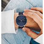 Tommy Hilfiger 1791844 férfi kvarc karóra, 43 mm, kék számlap, szövet szíj, WR30
