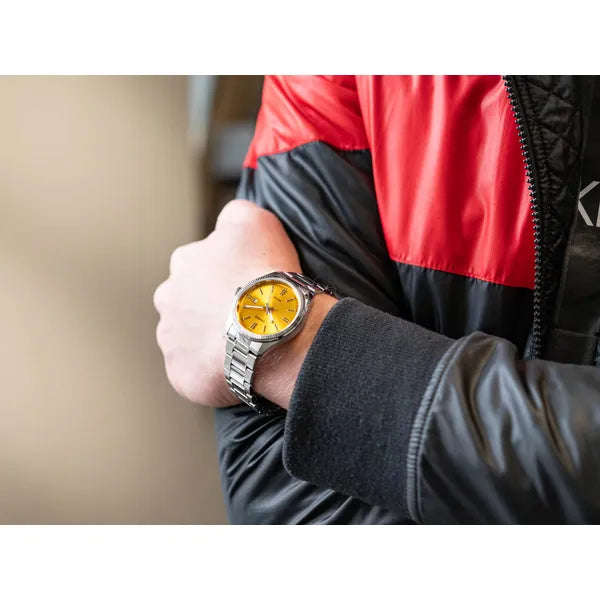 Casio MTP-1302PD-9AVEF férfi karóra, sárga számlap, acél szíj, WR50, 38 mm