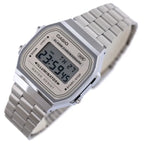 Casio A168WA-8A uniszex digitális karóra, ezüst acélszíj, WR30