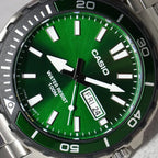 Casio MTD‑125D‑3A férfi karóra, zöld számlap, acél szíj, WR100, dátum