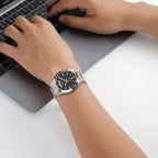 Casio MTP-1381G-1A férfi karóra, kétszínű acél szíj, fekete számlap, WR30