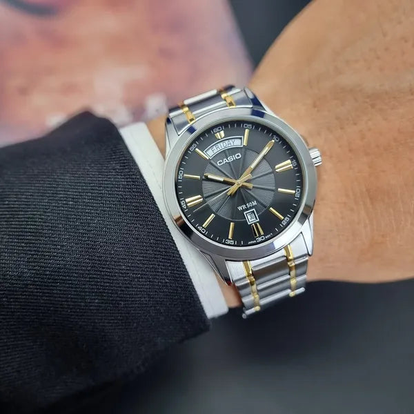Casio MTP-1381G-1A férfi karóra, kétszínű acél szíj, fekete számlap, WR30