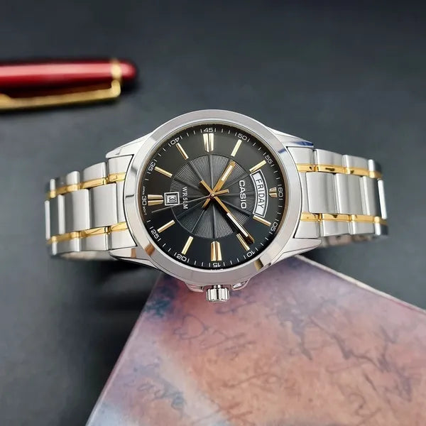 Casio MTP-1381G-1A férfi karóra, kétszínű acél szíj, fekete számlap, WR30