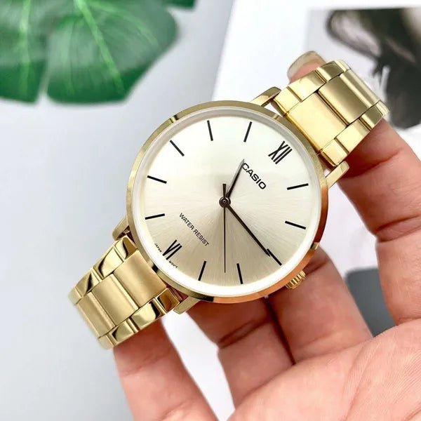 Casio LTP-VT01G-9B női karóra, arany, acél szíj, WR30, 40 mm