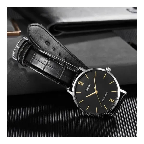 Casio MTP-VT01L-1B férfi karóra, fekete számlap, bőrszíj, 40 mm, WR30, díszdoboz