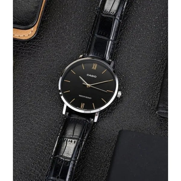 Casio MTP-VT01L-1B férfi karóra, fekete számlap, bőrszíj, 40 mm, WR30, díszdoboz