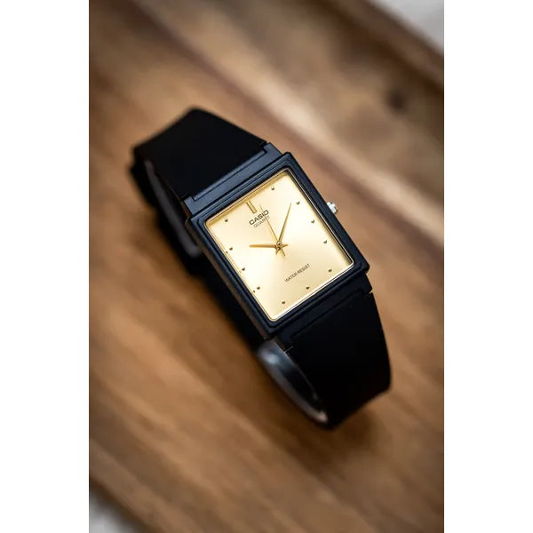 Casio MQ-38UC-9A női kvarc karóra, téglalap, fekete műanyag szíj, arany számlap
