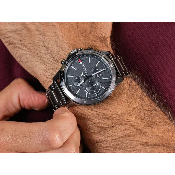 Tommy Hilfiger Bank 1791719 férfi karóra, 46 mm, szürke, acél szíj, 5 ATM