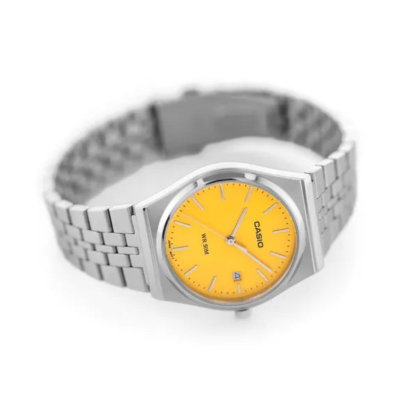 Casio MTP-B145D-9A férfi karóra, 35 mm, narancs számlap, acél szíj, WR50