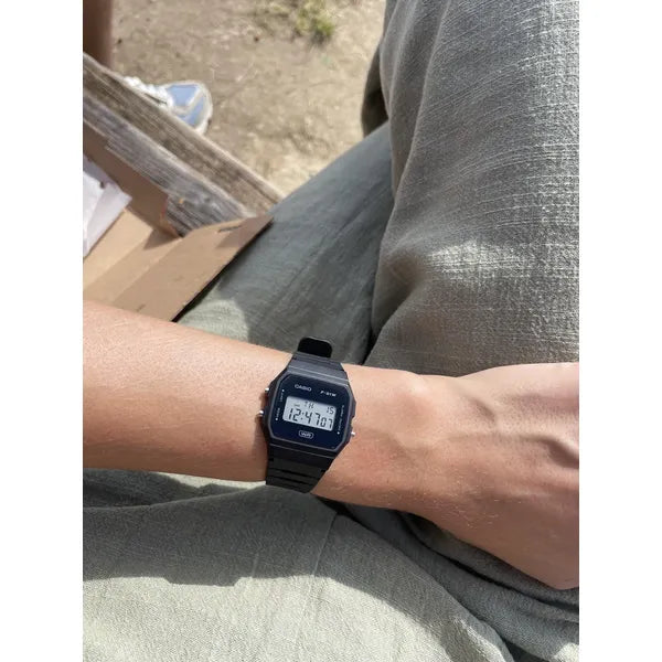 Casio F-91WB-1ADF férfi digitális karóra, WR100, fekete, dobozzal