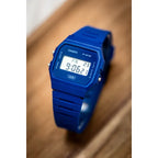 Casio F-91WB-2A1DF férfi digitális karóra, kék, 38 mm, WR100, díszdobozzal