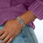 Casio LA670WEM-7DF női digitális karóra, ezüst acél, WR30, dobozzal