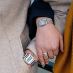 Casio LA670WEM-7DF női digitális karóra, ezüst acél, WR30, dobozzal