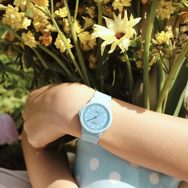 Casio LQ-24B-2BDF női kvarc karóra, kék, 36 mm, WR30, műanyag szíj + díszdoboz