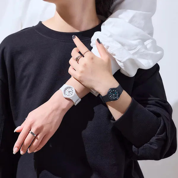 Casio LQ-24B-7BDF női karóra, kvarc, fehér, műanyag, WR30, 36 mm + díszdoboz