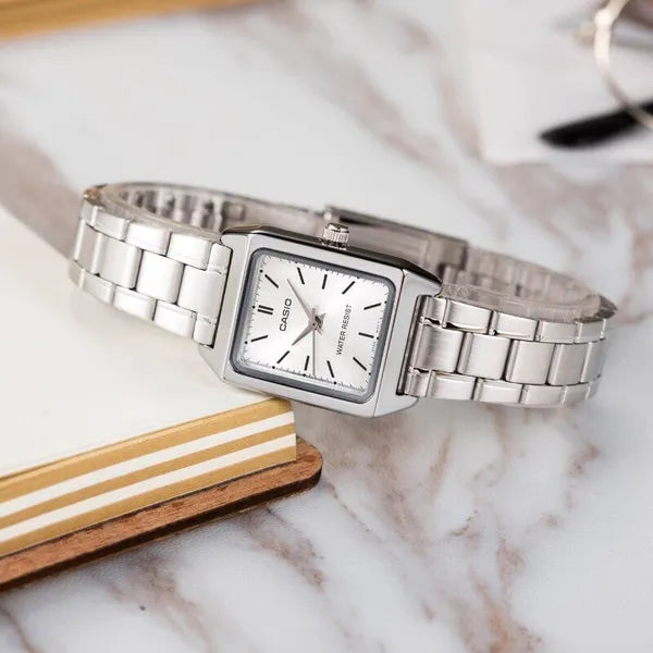 Casio női karóra LTP-V007D-7E, ezüst, téglalap tok, acél szíj, WR50