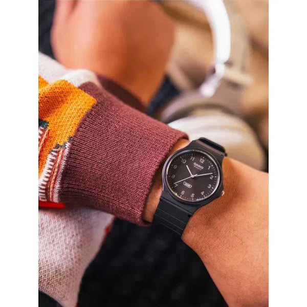 Casio MQ-24B-1BD uniszex kvarc karóra, 36 mm, grafitszürke, WR30, dobozzal