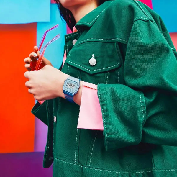 Casio F-91WS-2 uniszex digitális karóra, kék áttetsző tok és szíj, WR30