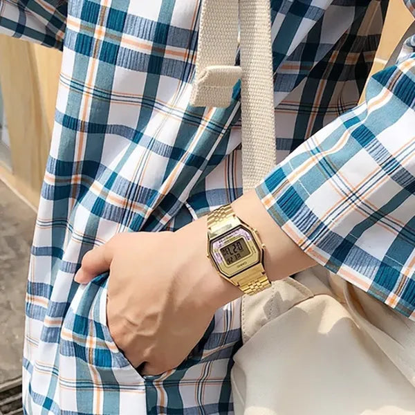Casio LA680WGA-4C női digitális óra, arany, WR30, kvarc, acél szíj