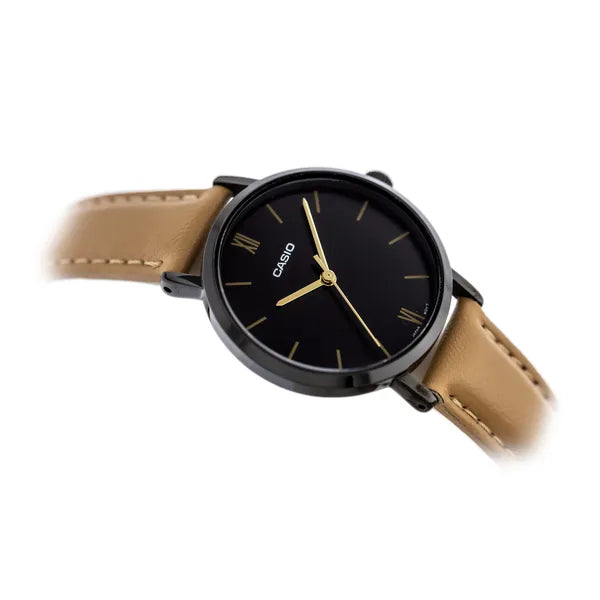 Casio LTP-VT02BL-1A női karóra, 30 mm, fekete számlap, barna bőrszíj, WR30
