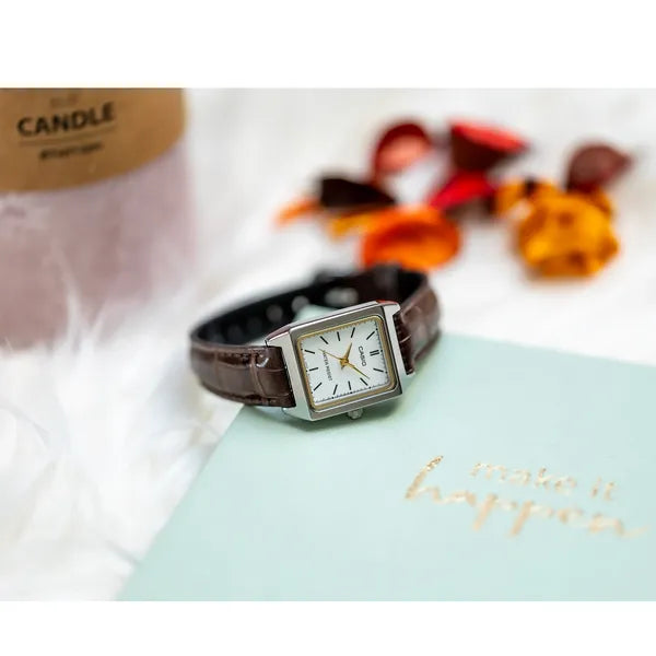 Casio LTP-V007L-7E2 női karóra, téglalap tok, barna bőrszíj, fehér számlap