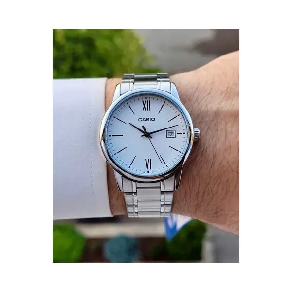 Casio férfi karóra MTP-V002D-7B3, ezüst acél, fehér számlap, WR30, 44 mm, dátum