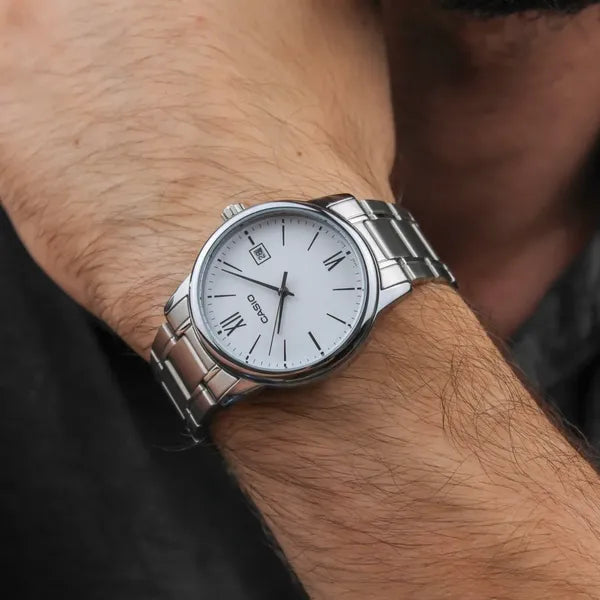 Casio férfi karóra MTP-V002D-7B3, ezüst acél, fehér számlap, WR30, 44 mm, dátum