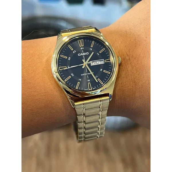 Casio MTP-V006G-1C férfi karóra, arany acél szíj, fekete számlap, 38 mm