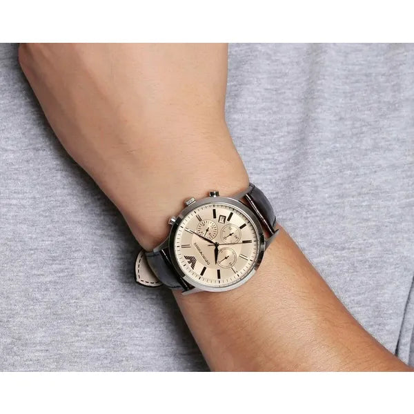 Emporio Armani AR2433 férfi kronográf karóra, bőr szíj, WR50, 43 mm