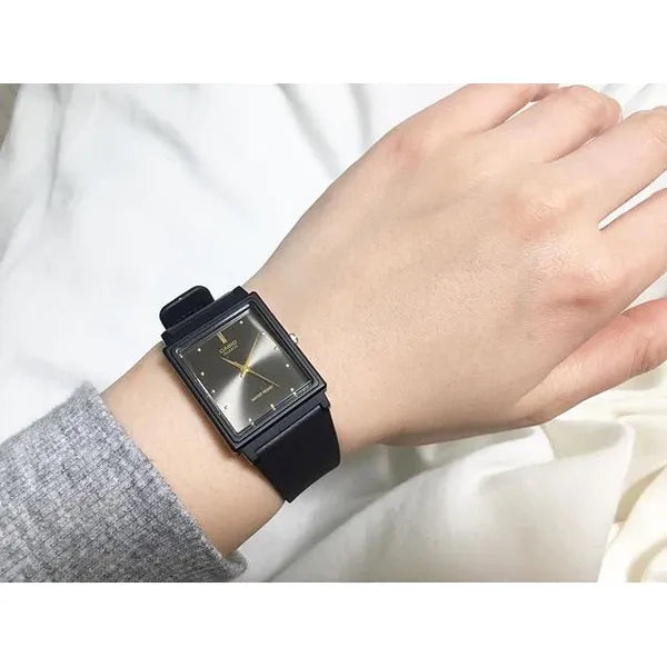 Casio MQ-38-8A női karóra, téglalap, fekete, kvarc, WR30, műanyag szíj