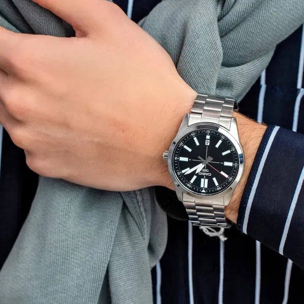 Casio MTP-VD02D-1E férfi karóra, fekete számlap, acél szíj, dátum, 41 mm, WR30