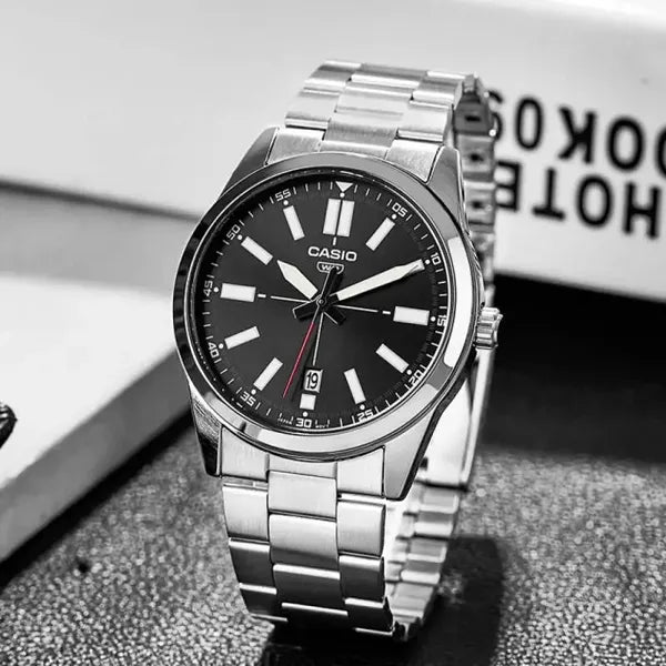 Casio MTP-VD02D-1E férfi karóra, fekete számlap, acél szíj, dátum, 41 mm, WR30