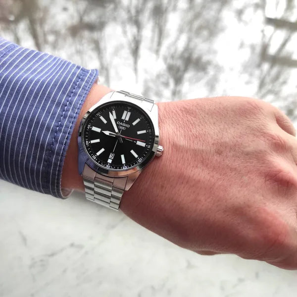 Casio MTP-VD02D-1E férfi karóra, fekete számlap, acél szíj, dátum, 41 mm, WR30