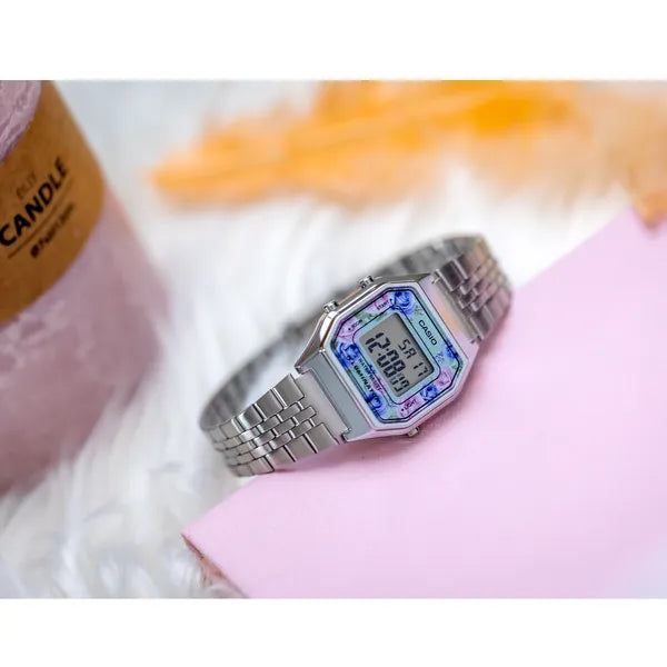 Casio LA680WA-2C női digitális karóra, acél szíj, türkiz számlap, WR30
