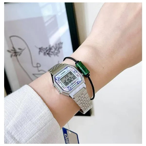 Casio LA680WA-2C női digitális karóra, acél szíj, türkiz számlap, WR30