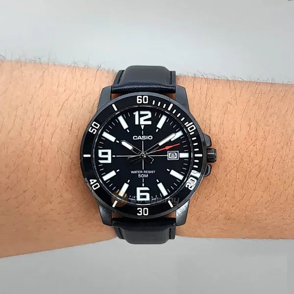 Casio férfi karóra MTP-VD01BL-1B, fekete, 45 mm, bőr szíj, WR50