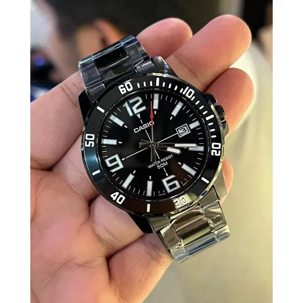 Casio MTP-VD01B-1B férfi karóra, fekete acél, WR50, dátumkijelző